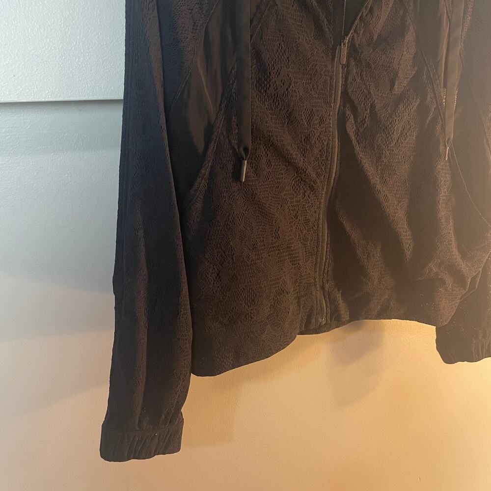 Lululemon In Depth Jacket Lace Combo Black Edition RARE Athletic Size 6 EUC - Picture 8 of 14